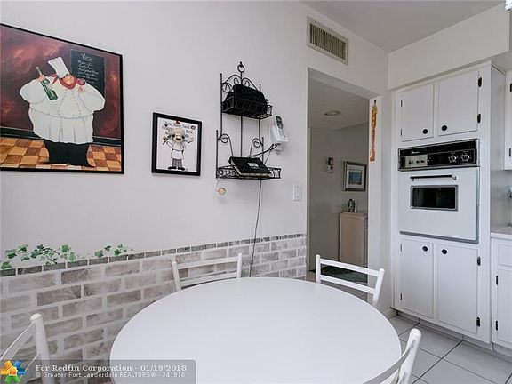 2nd image of 223 Lakeview Dr APT 202
