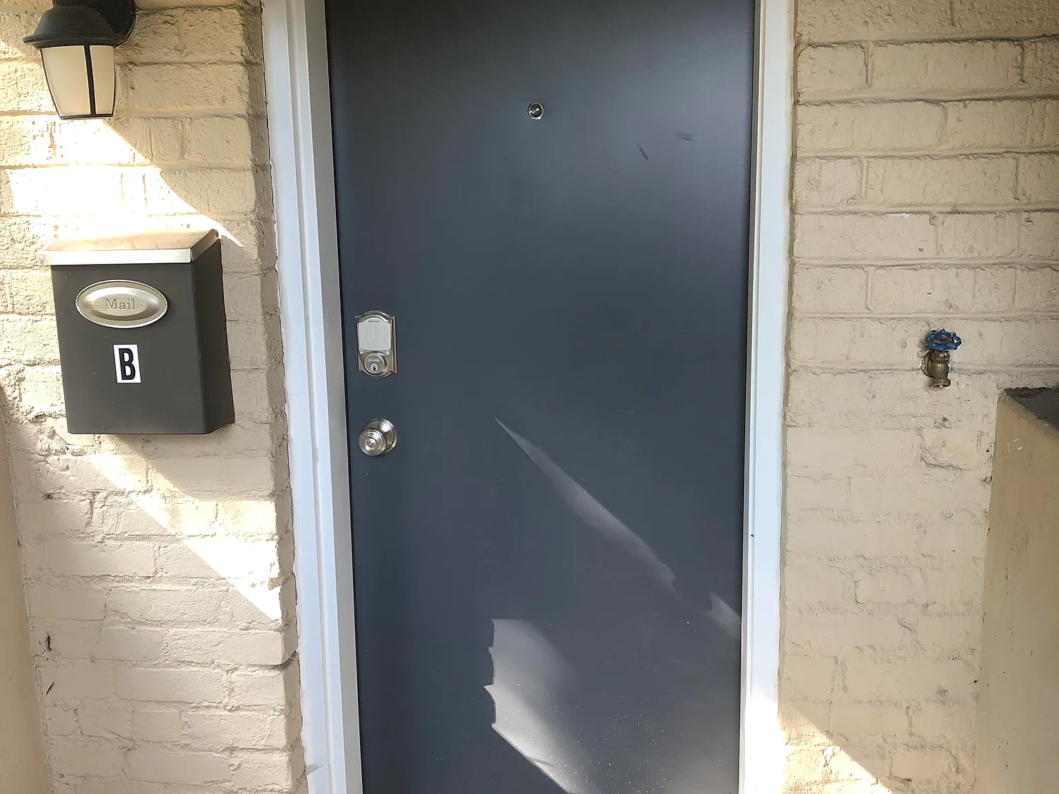 Studio, 675 sqft, $1,300 — Photo 2