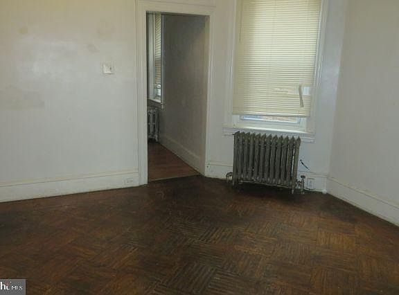 4th image of 409 W Roosevelt Blvd