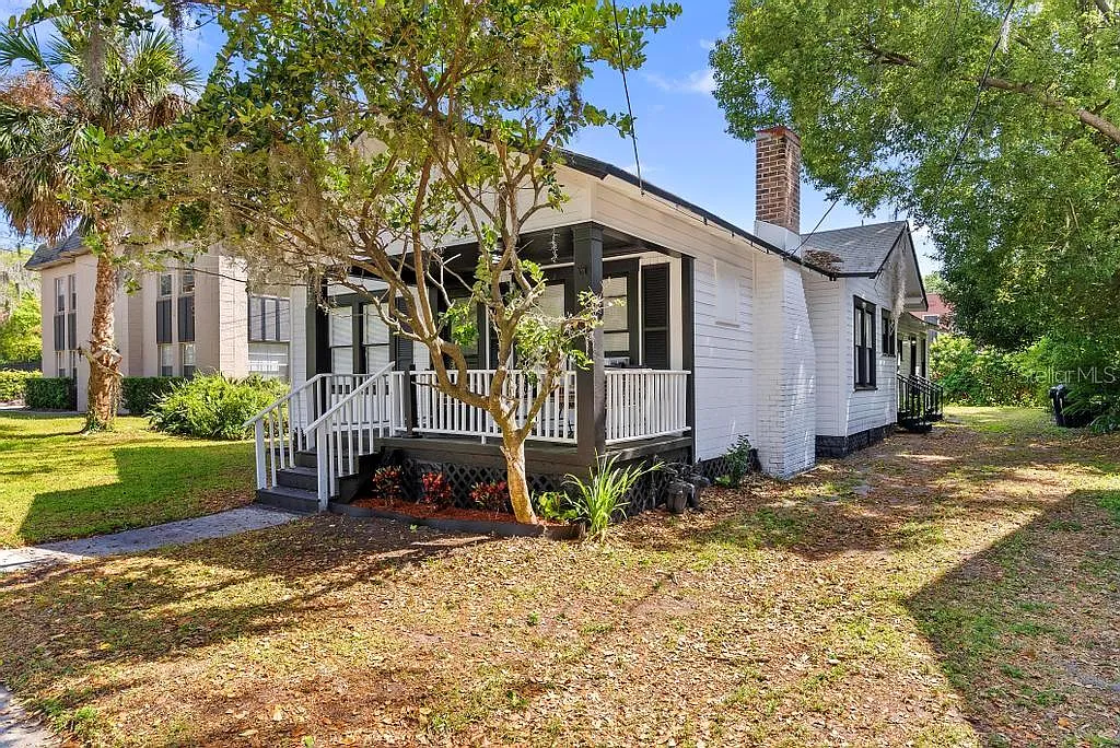 1 bed, 1.0 bath, 404 sqft, $1,800 — Photo 1