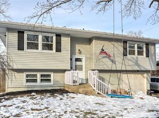 504 W King St, Spring Hill, KS 66083
