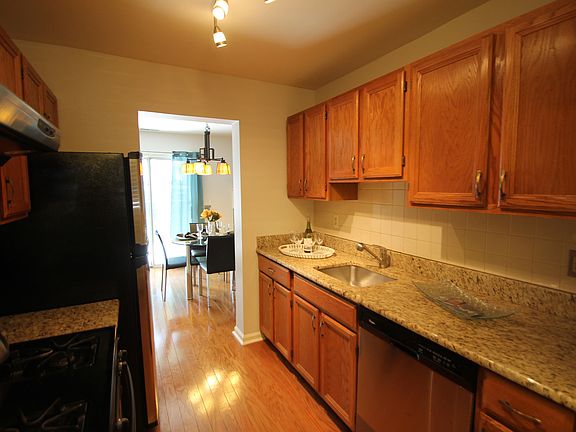Kitchen-Tile Backsplash