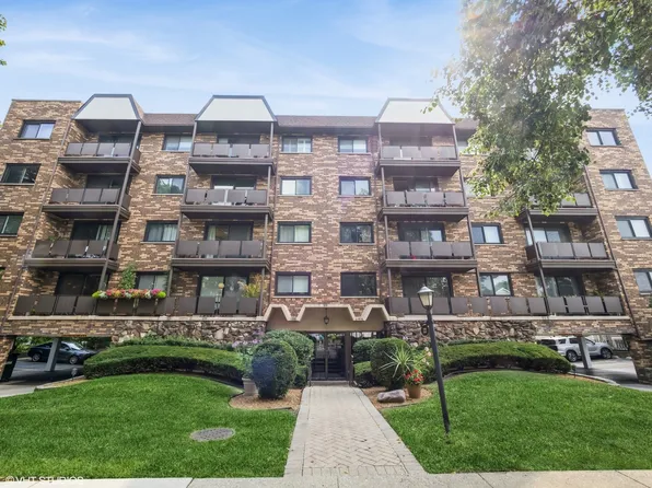 121 S Vail Ave APT 306, Arlington Heights, IL 60005