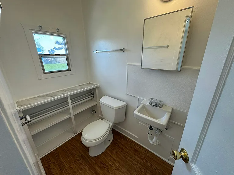 1056 W Marina Dr #10 — Photo 4