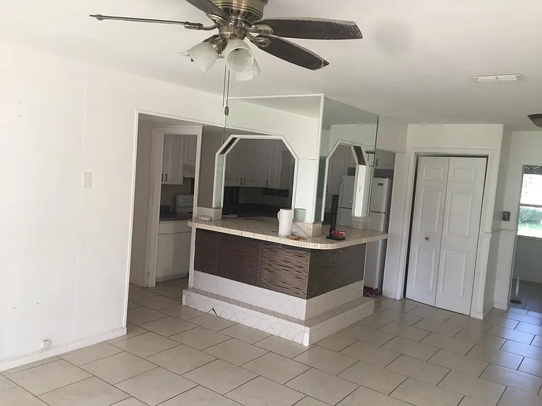 1906 Chesley Dr — Photo 8
