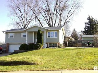 604 Filmore Ct, Princeton, IA 52768