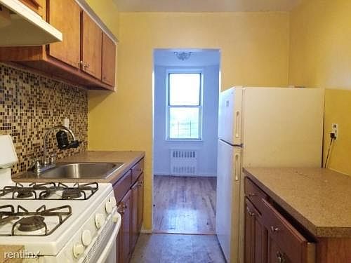 2nd image of 22410 Jamaica Ave Lbby 1