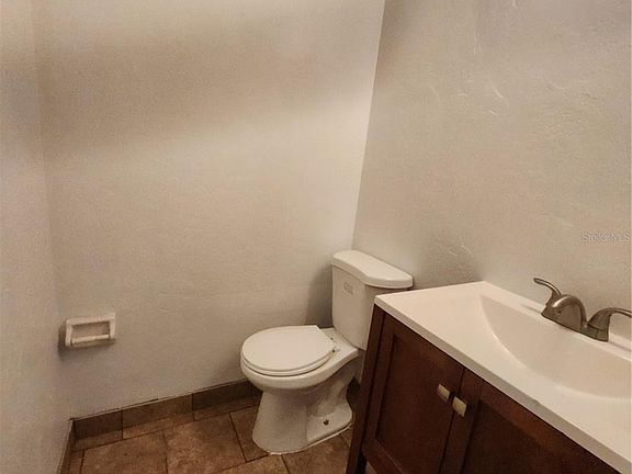 5th image of 4424 NW 13th St Office C4-1