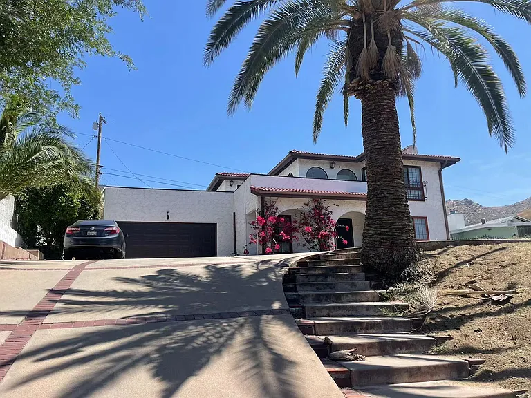 3082 Belvedere Dr — Photo 1
