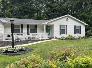 52185 Farmington Square Rd, Granger, IN 46530