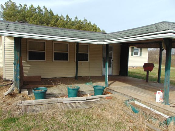 4th image of 1100 Sharp Rock Rd