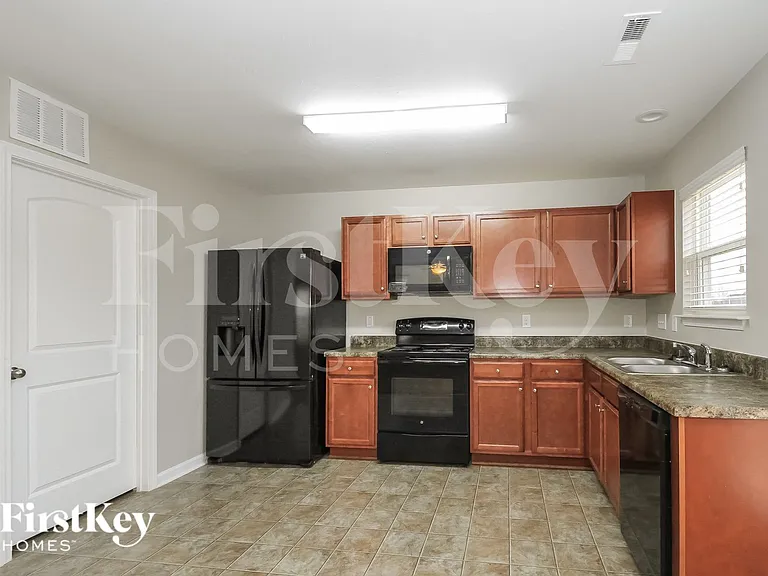 5924 Odenton Ln — Photo 5