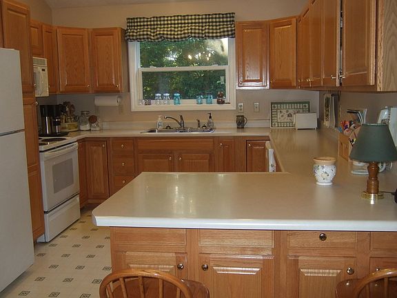 Huge Kitchen with bar!