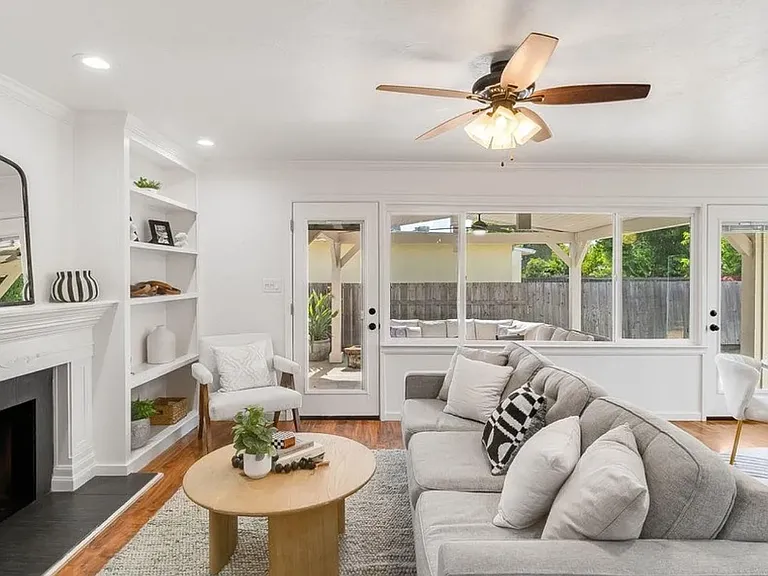 2725 Argyll Ave — Photo 9