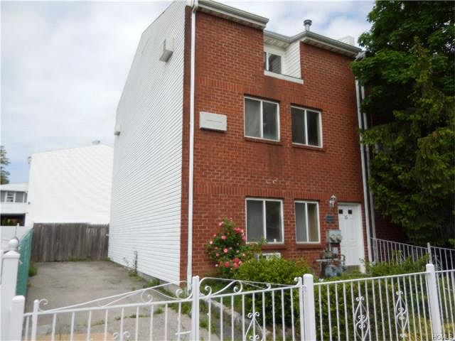 1st image of 15 Harper Ct
