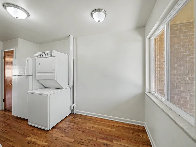 1437 N Jasmine St — Photo 6