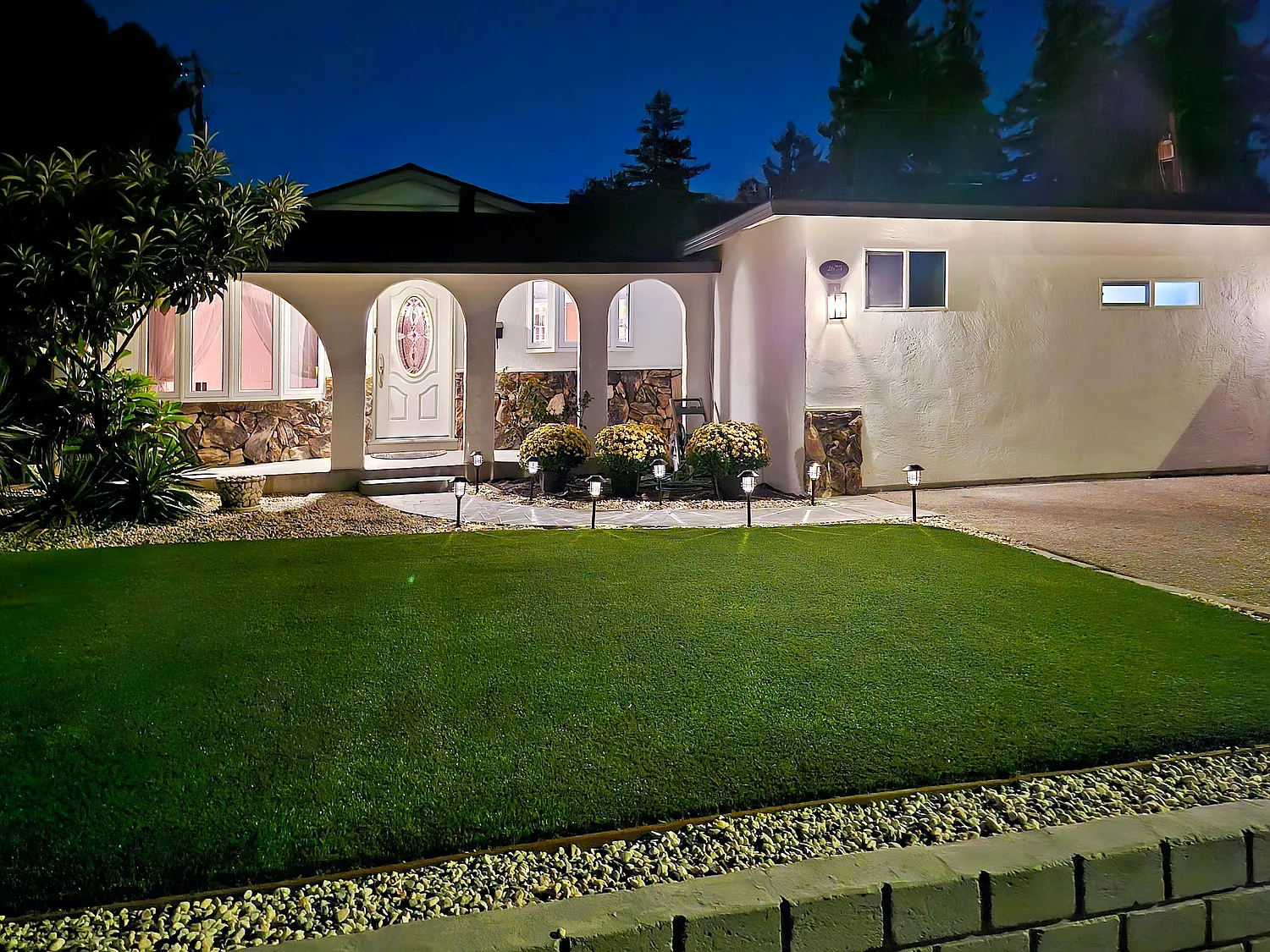 2675 Bonnie Dr — Photo 1