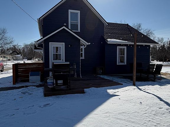 5th image of 547 3rd Ave NW