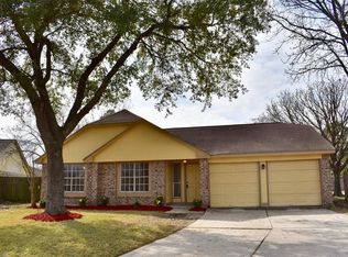 10816 Mesquite Dr, La Porte, TX 77571