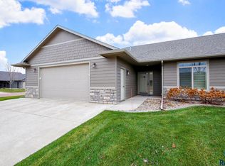 3815 E Vendavel St, Sioux Falls, SD 57108