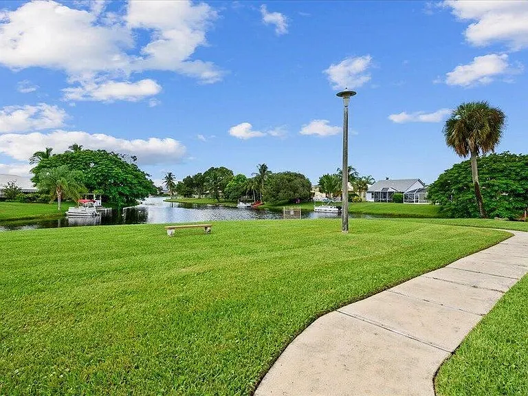 12875 Spinnaker Ln — Photo 23