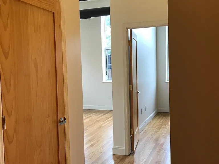 27 Western Avenue — Photo 12