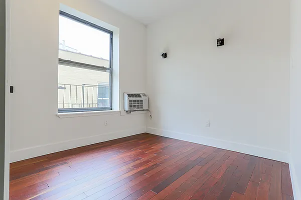 Rented by ERNY LLC | media 13