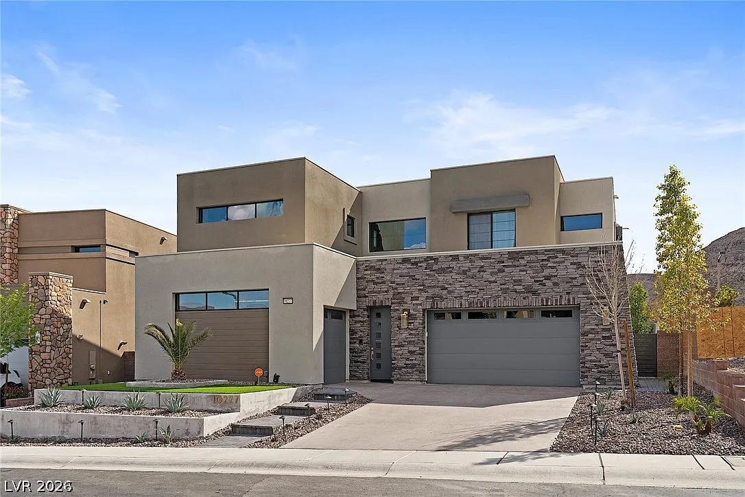 4 bed, 5.0 bath, 3880 sqft, $8,923 — Photo 1