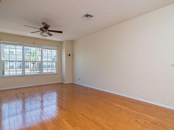 2nd image of 3010 Pointeview Dr