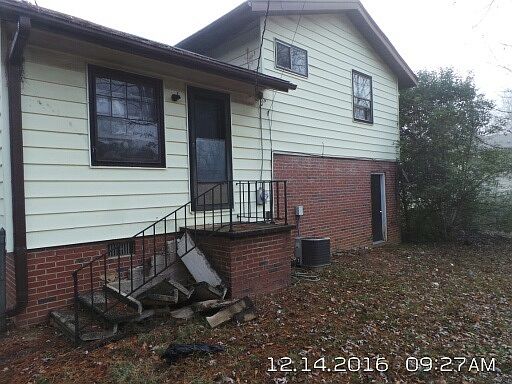 4th image of 111 Peachwood St