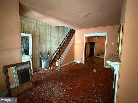 4th image of 875 N 47th St