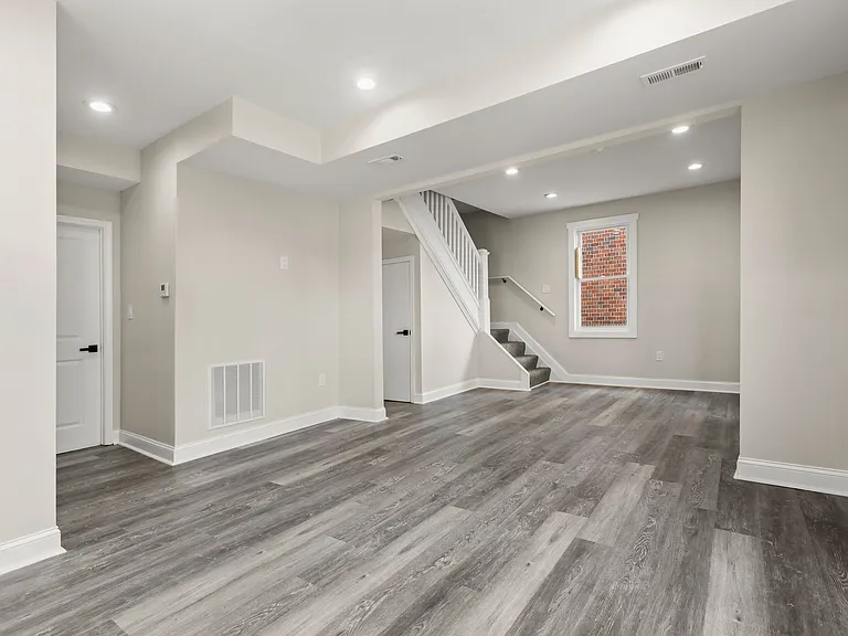 505 McCabe Ave — Photo 9