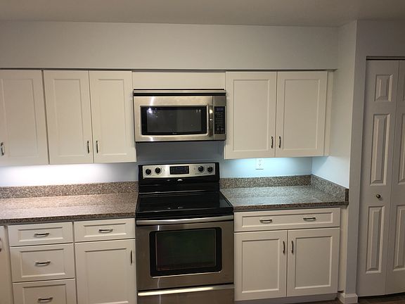 Brand New Cabinets/granite