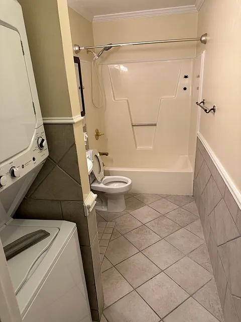 2 bed, 836 sqft, $1,370 — Photo 3