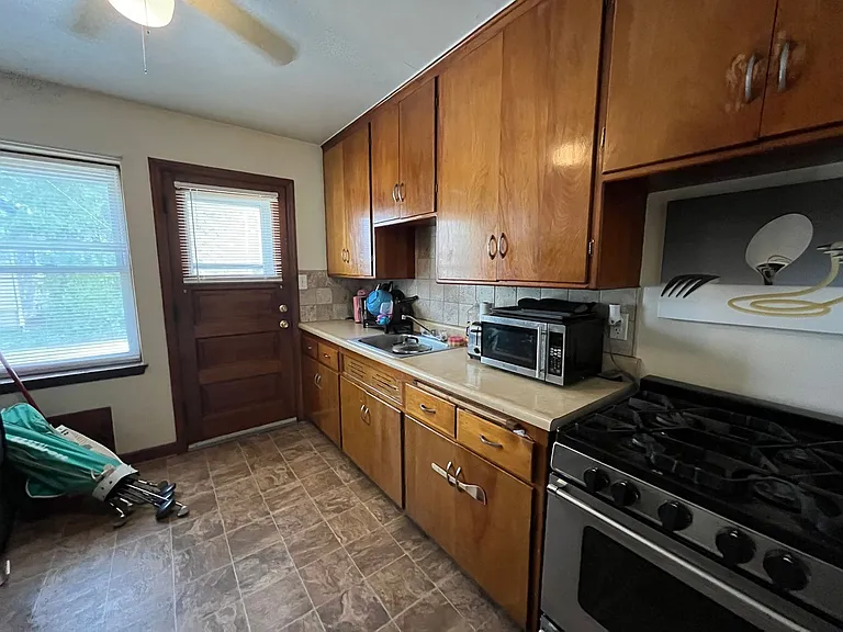 7505 W Center St — Photo 4