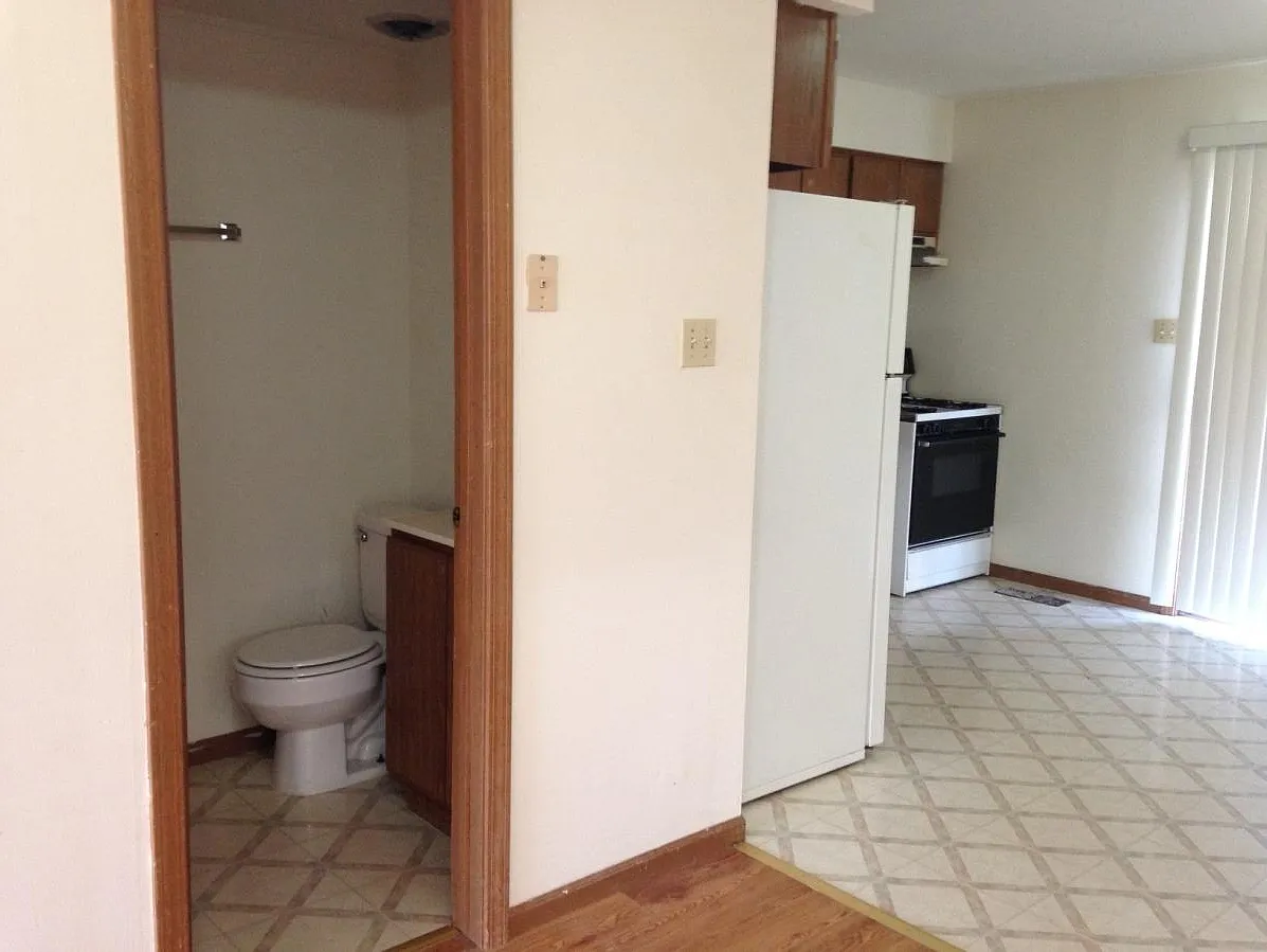 3 bed, 1.5 bath, 1288 sqft, $1,700 — Photo 2