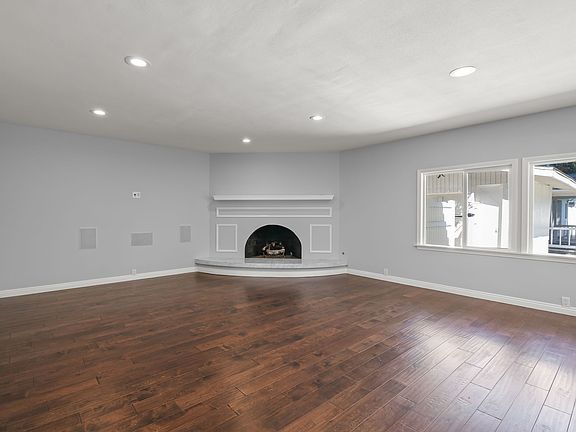 5th image of 15473 Lemay St