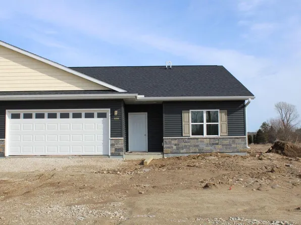 1350 Kettle DRIVE Unit 1, Kewaskum, WI 53040