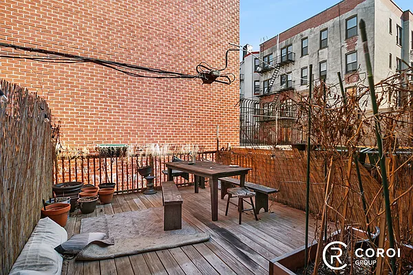 Rented by Coroi Corp | media 7