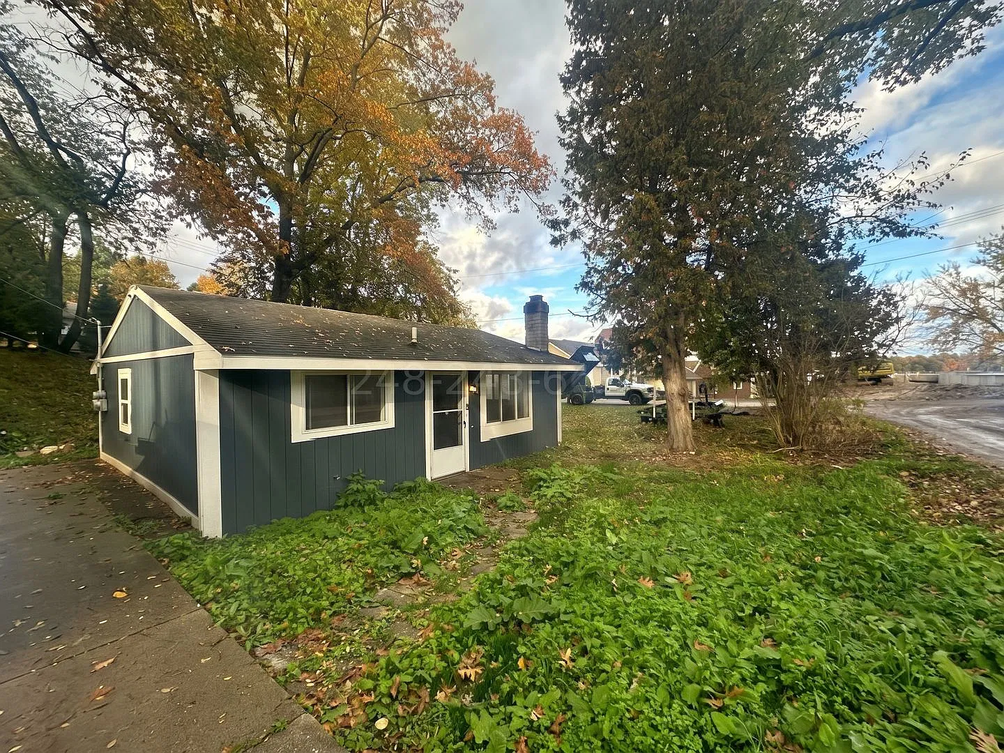 Picturesque cottage in vacation like setting! Stunning views of Tipsoco lake — Photo 2