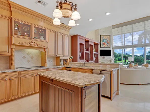 3260 Monet Drive W, Palm Beach Gardens, FL 33410