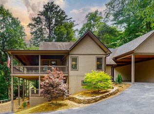 111 Oak Ln, Highlands, NC 28741