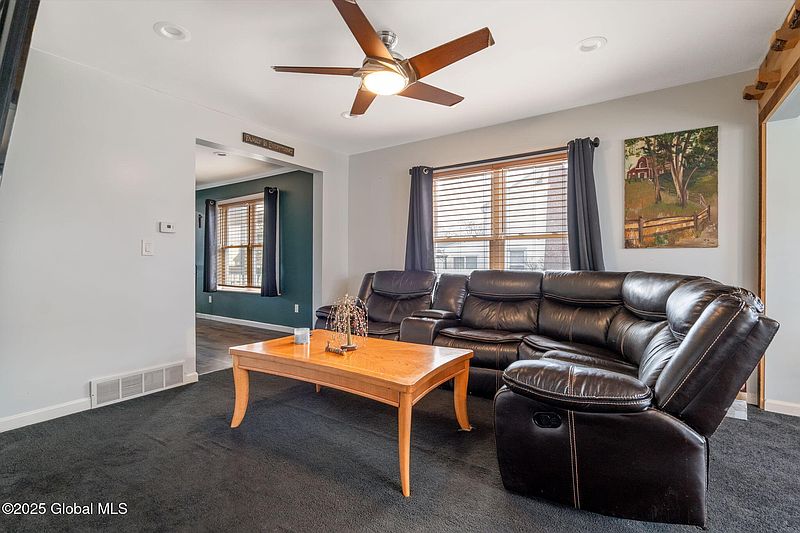 5th image of 330 Mariaville Road
