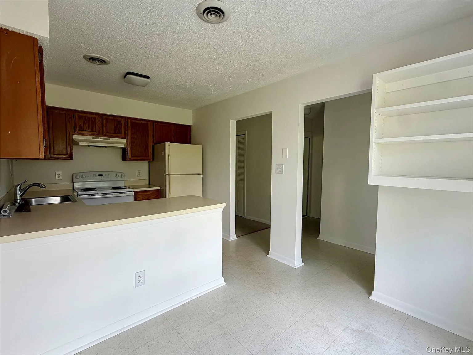 2 bed, 2.5 bath, 1472 sqft, $3,000 — Photo 3