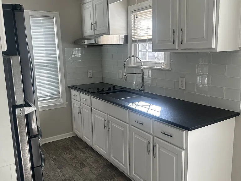 387 E Royal Forest Blvd — Photo 5
