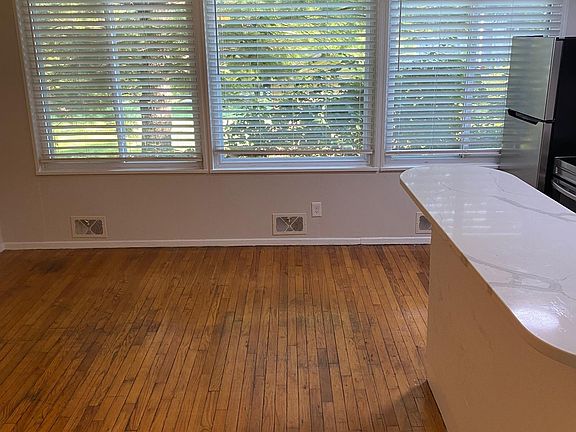 4th image of 3719 Wyoming St #2
