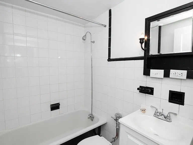 Marianne Apartments — Photo 43