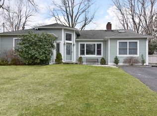 30 Edgewood Rd, Hartsdale, NY 10530