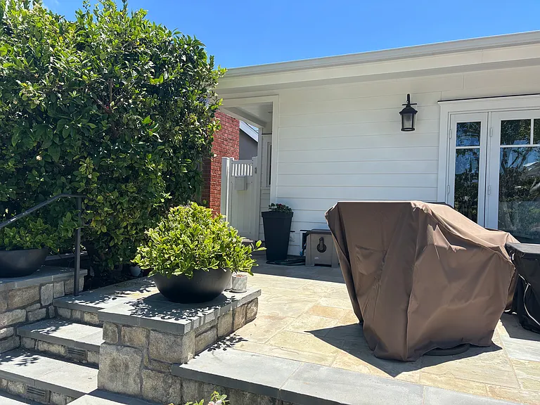 412 1/2 Dahlia Ave — Photo 3