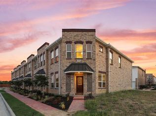 218 Emma Dr, Lewisville, TX 75057